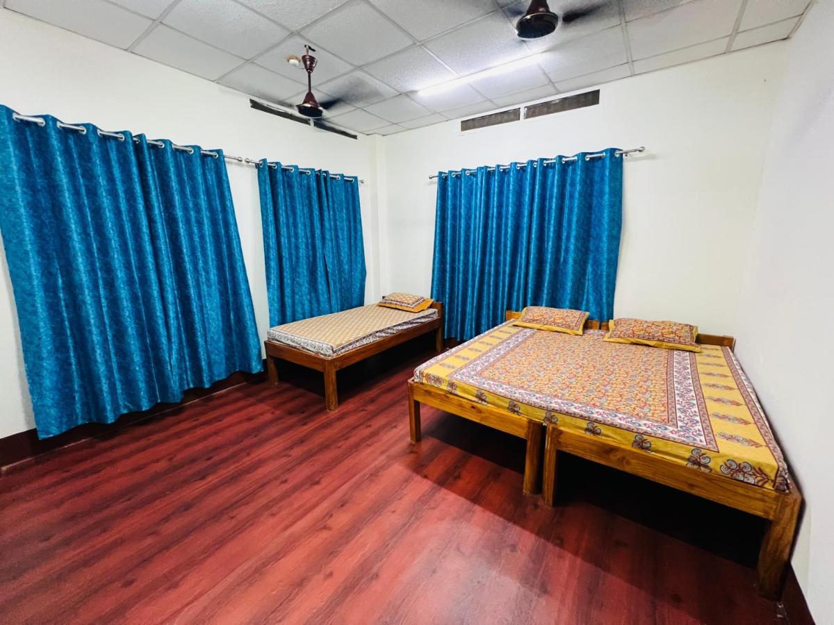 Levi Home Guest House & Retreat Centre Силигури Экстерьер фото